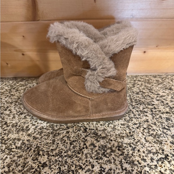 BearPaw Girls Size 2 Cozy Brown Suede Fur-Lined Boots - Picture 5 of 9